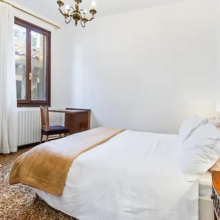 Guesthost - Del Remer - 5mins From San Marco Sq Apartamento *