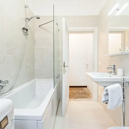 Guesthost - Del Remer - 5mins From San Marco Sq *