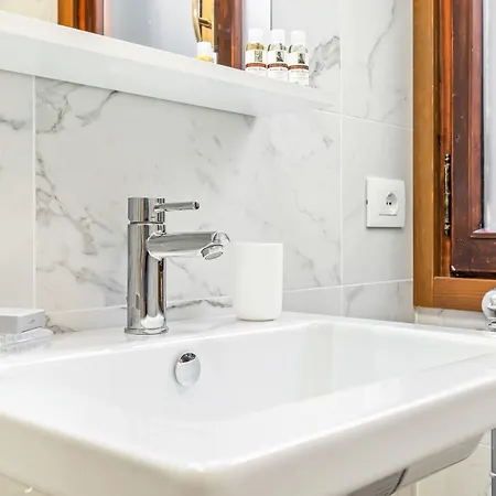Guesthost - Del Remer - 5mins From San Marco Sq Apartmán