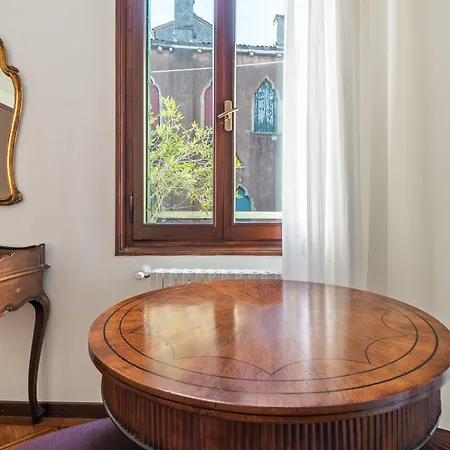 Apartmán Guesthost - Del Remer - 5mins From San Marco Sq Benátky