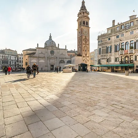 Guesthost - Del Remer - 5mins From San Marco Sq Apartmán