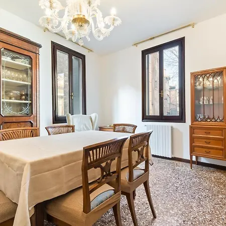 Apartmán Guesthost - Del Remer - 5mins From San Marco Sq Benátky